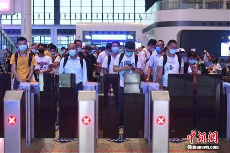 上海奔驰商务车4S店V级改装房车十一火车票不用